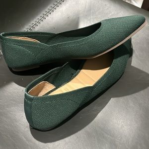 Brand new super comfy flats (no tags)